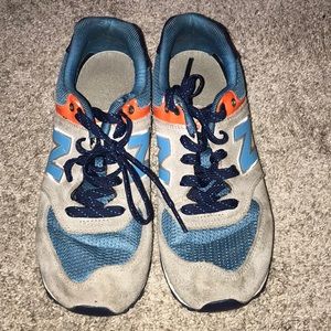 NEW BALANCE 574 WOMEN - SIZE US 8 (worn)